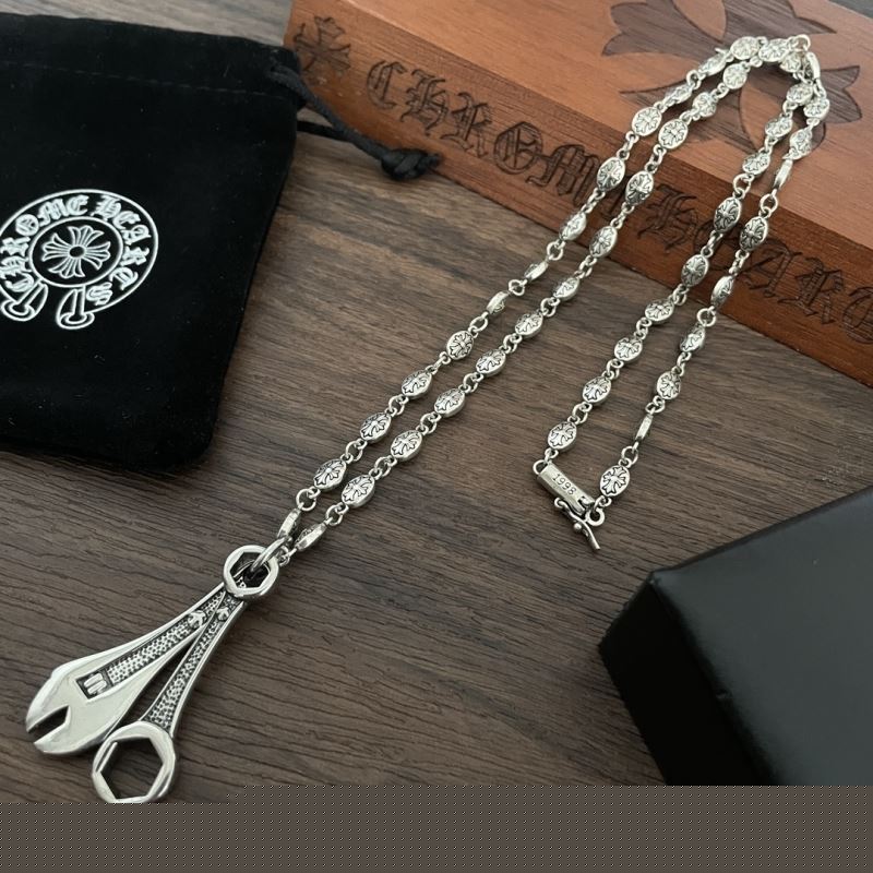 Ch**me He**ts necklaces